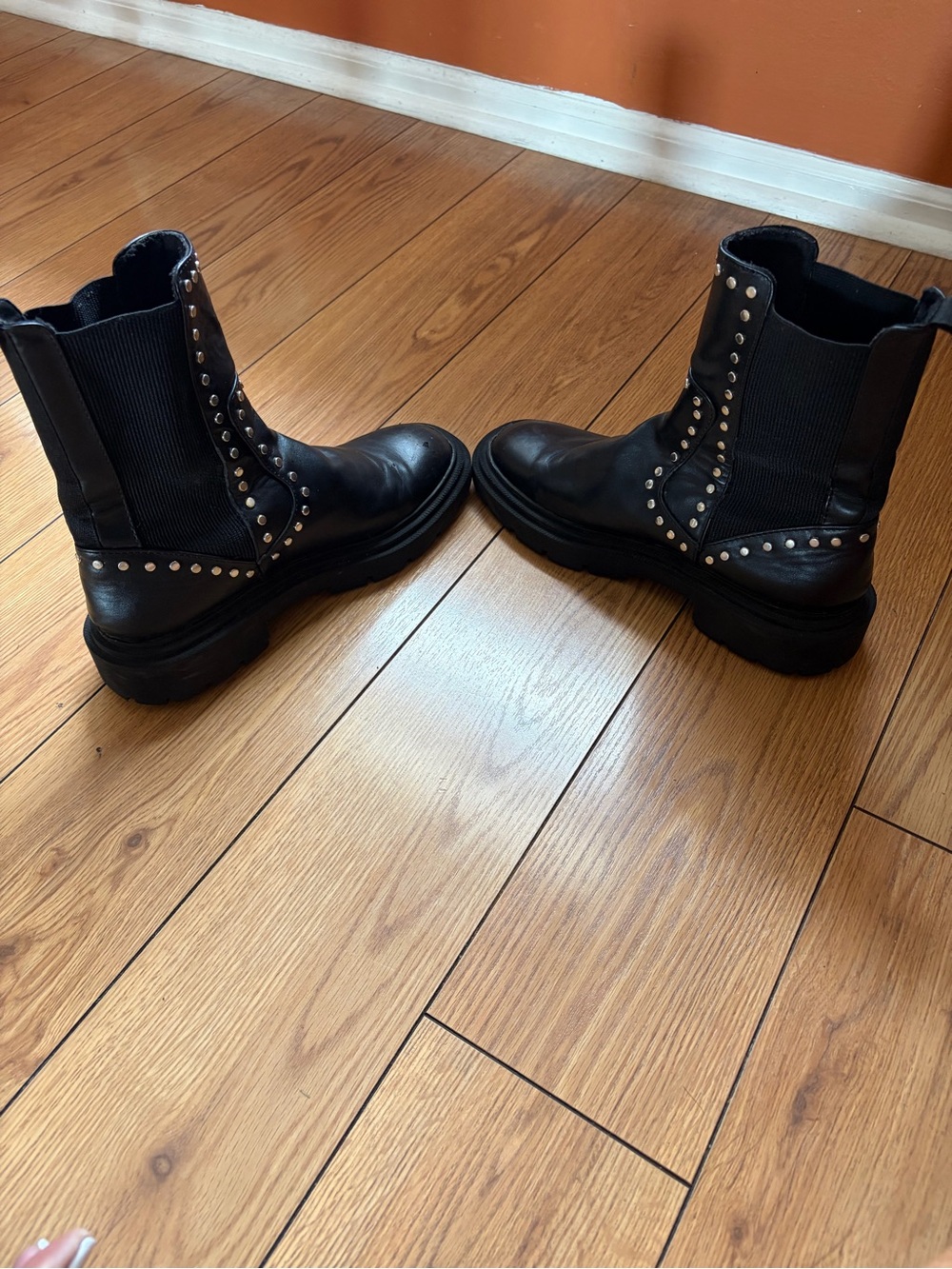 Zara Black EU39/US 8-8.5 Studded Chelsea Vegan Leather Boot Comfort Lug Sole - Picture 4 of 9